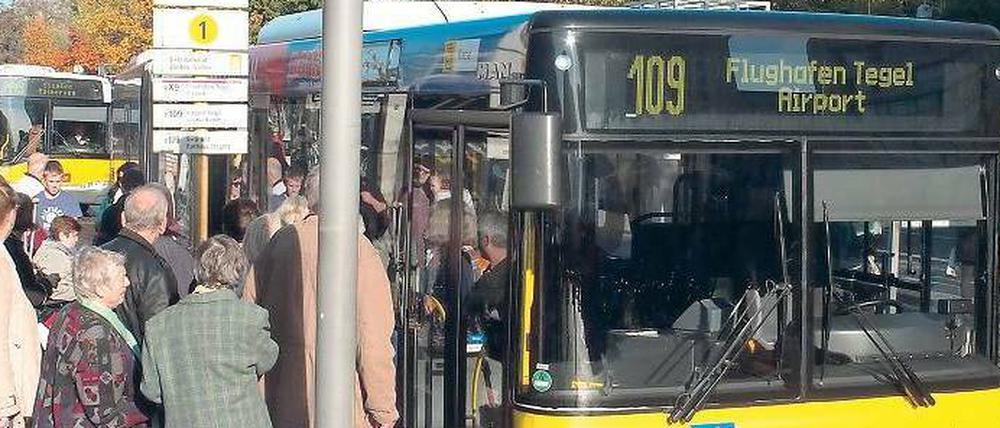 Ballungsgebiet. Die BVG meint, dass sie mit dem Vordereinstieg bei ihren Bussen besser fährt.