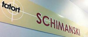 Flasche leer. Der Anschein trügt: Im Café Schimanski gibt es nichts zu trinken. Fotos: Jörn Hasselmann