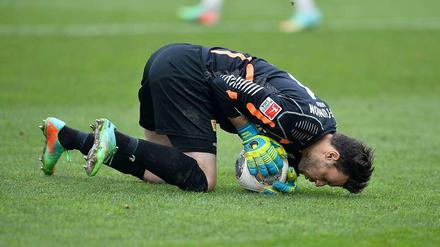 Quälendes Warten. Die Zukunft von Torwart Daniel Haas beim 1. FC Union ist ungewiss.