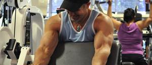 Große Muskeln. Jeder zehnte Deutsche ging im vergangenen Jahr ins Fitnessstudio.