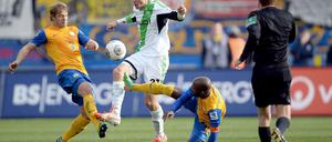 Viel Klein-Klein: Das Niedersachsen-Derby ging verdient 1:1 aus.