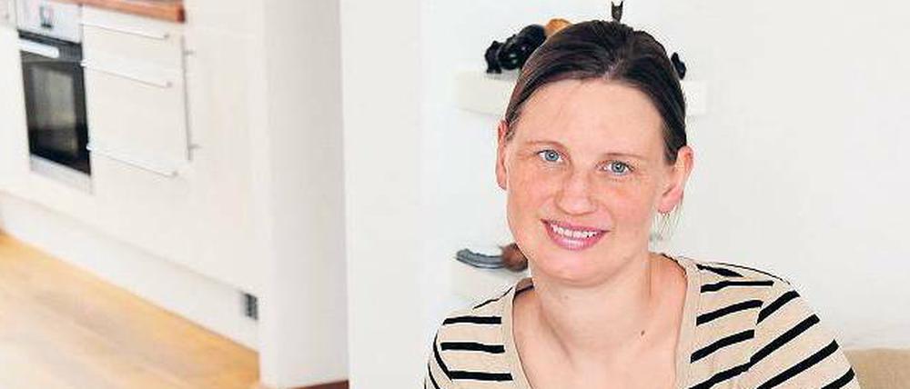 Frances Berger betreibt gemeinsam mit einer Freundin ehrenamtlich das „Heimwegtelefon“ in Berlin.