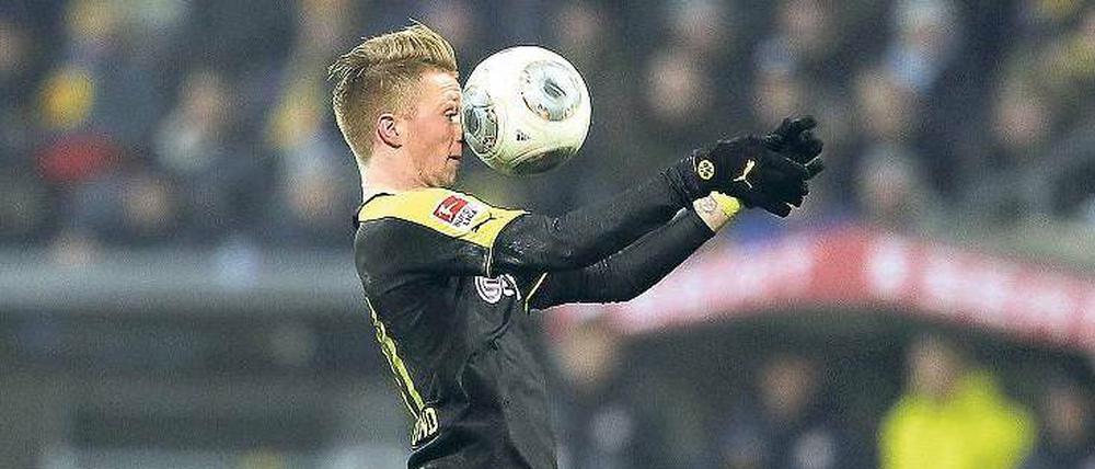 Der Mann, der den Ball liebt. Der ehemalige Mönchengladbacher Marco Reus erwies sich für den BVB als Glücksgriff. Dabei hatten sie das Talent des gebürtigen Dortmunders zunächst nicht erkannt.