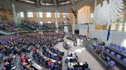 Oppositions- und Regierungsfraktionen streiten weiter über die Frage nach mehr Minderheitenrechten im Bundestag.