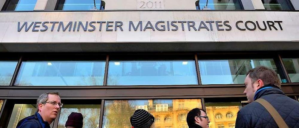 Die Männer müssen am 15. April vor dem Amtsgericht Westminster erscheinen.