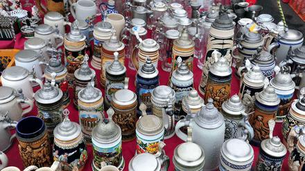 Viele Schätze gibt es auf diesem Flohmarkt zu entdecken.