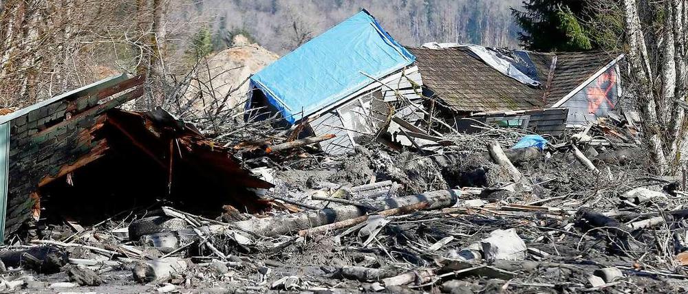 Überschwemmter Highway: Bis zu 6 Meter Hohe Schlammlawine