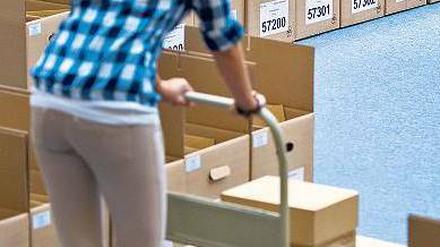 Unattraktiver Aushilfsjob? Jugendliche unter 18 Jahren sollen nach dem jetzt vorgelegten Gesetzentwurf keinen Anspruch auf den gesetzlichen Mindestlohn von 8,50 Euro pro Stunde haben.