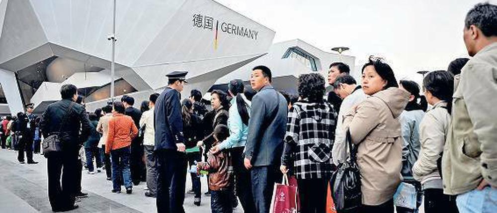 Vorbild. 83 Prozent der Chinesen halten deutsche Technologieprodukte für international wettbewerbsfähig. Das zeigte sich auch auf der Expo in Shanghai 2010.