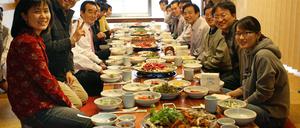 Gemütlich. Koreaner schätzen Gesellschaft und heißes Essen.