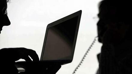 Neben Internet- sammelt die NSA auch Telefondaten. Damit soll laut Barack Obama demnächst Schluss sein. Ein Gesetzentwurf ist in Arbeit.