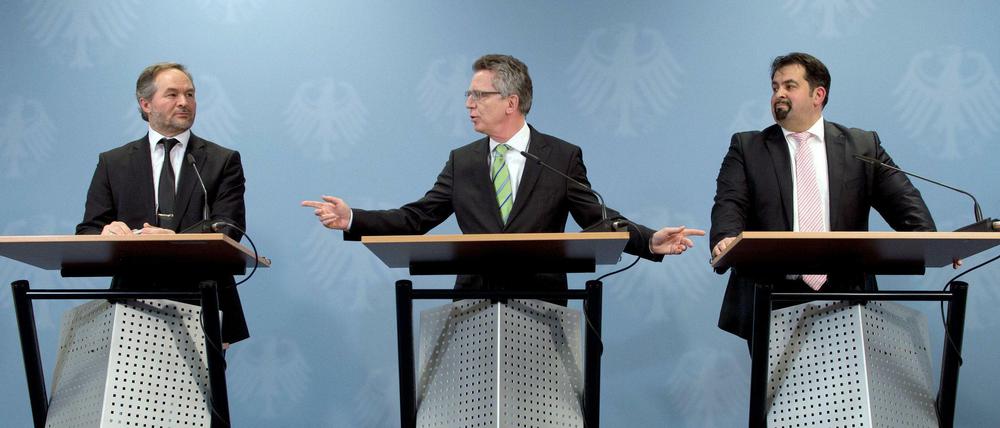 Bekir Alboga, Thomas de Maizière und Aiman Mazyek auf der Pressekonferenz zur Vorstellung des neuen Programms der Islamkonferenz