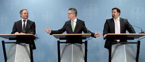 Bekir Alboga, Thomas de Maizière und Aiman Mazyek auf der Pressekonferenz zur Vorstellung des neuen Programms der Islamkonferenz