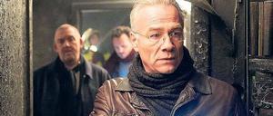 Erschüttert: Max Ballauf (Klaus Behrendt, rechts) und Freddy Schenk (Dietmar Bär) müssen den Brandstifter finden, der drei Kinder ums Leben brachte.