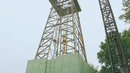 Turm 70. Auch diese Bohranlage für Erdgas steht auf dem Museumsgelände.