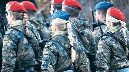 Viele Soldatinnen in der Bundeswehr leiden im Stillen; nicht alle wagen es, sich zu beschweren.