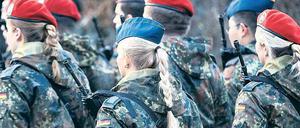Viele Soldatinnen in der Bundeswehr leiden im Stillen; nicht alle wagen es, sich zu beschweren.