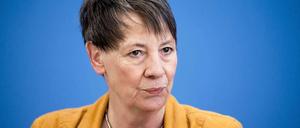 Barbara Hendricks (SPD) geht auf die Umweltverbände zu - und hofft, dass diese sich doch noch an der Endlagerkommission beteiligen werden. 