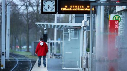 Wie hier in Düsseldorf fährt vielerorts nichts.