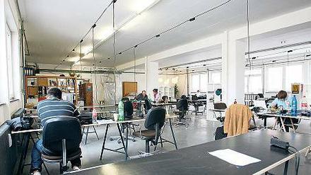 Nette Atmosphäre. Viele Freiberufler bevorzugen es, im Großraumbüro zu arbeiten, statt alleine zuhause oder im Café.