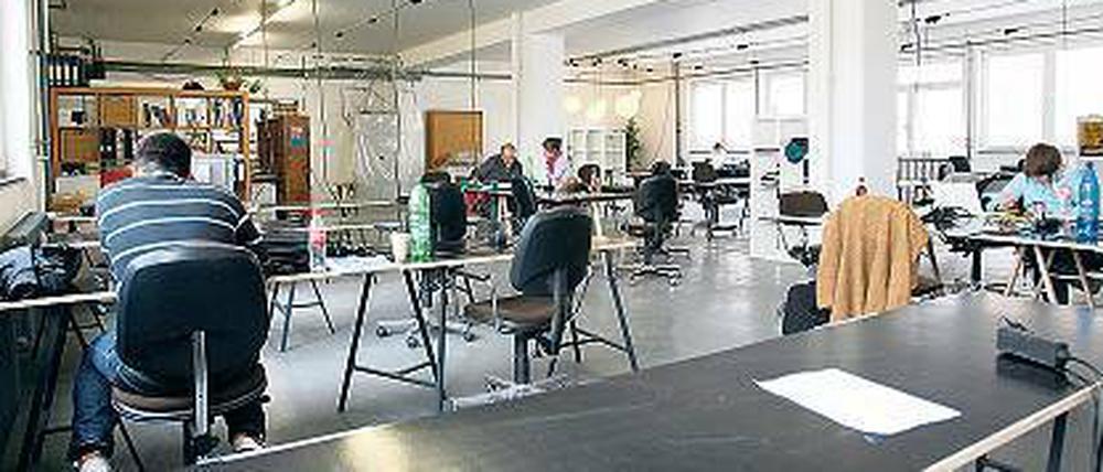 Nette Atmosphäre. Viele Freiberufler bevorzugen es, im Großraumbüro zu arbeiten, statt alleine zuhause oder im Café.