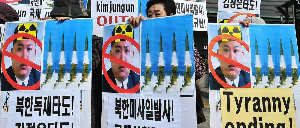 Koreaner protestieren gegen die Tests Nordkoreas 