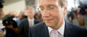 Der ursprünglich geplante schnelle Wechsel von der Politik zur staatseigenen Bahn hatte Ronald Pofalla und dem Konzern viel Ärger eingebracht.