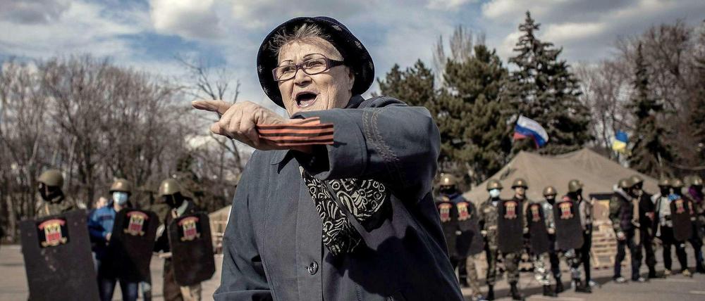 Eine pro-russische Demonstrantin in Odessa.