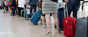 Fluggäste in ganz Deutschland müssen am Freitag mit massiven Störungen und Flugausfällen rechnen. 