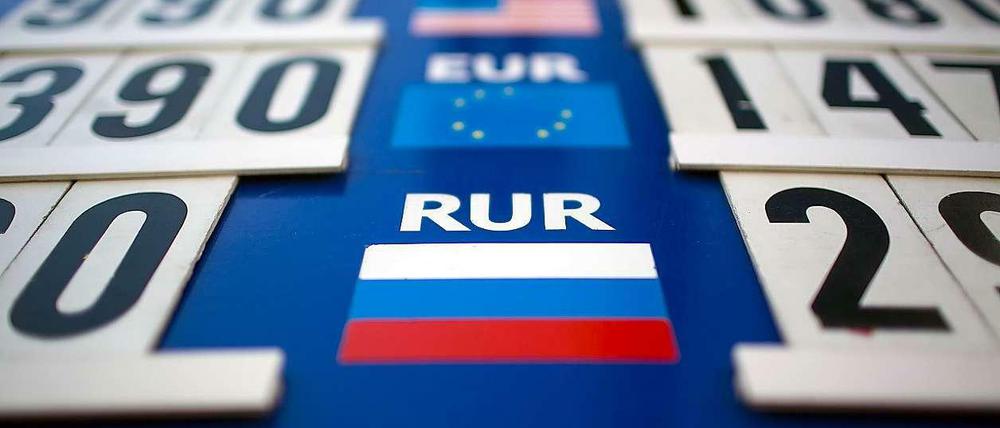 Rolle rückwärts. Der Verfall des Rubel-Kurses trifft westliche Firmen.