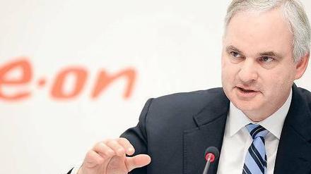 Eon-Chef Johannes Teyssen kündigte an, dass sich die Dividende knapp halbiert.