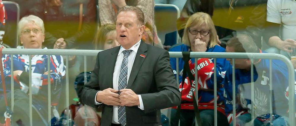 Brüll zum Abschied laut servus. Hans Zach schied mit Mannheim schon im Viertelfinale aus.