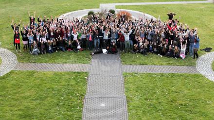 Gruppenbild mit Schülervertretern.