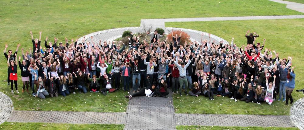 Gruppenbild mit Schülervertretern.
