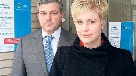 Hilfe für die Opfer. Der Ärztliche Leiter der Gewaltschutzambulanz der Charité, Michael Tsokos, und seine Stellvertreterin, Saskia Etzold, stellten die Einrichtung am Montag vor. Tsokos gilt als einer der renommiertesten Rechtsmediziner Deutschlands.