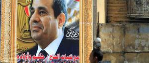 Der eigentliche Machthaber im Land will jetzt auch offiziell Präsident werden: Ägyptens Armeechef Al-Sisi.