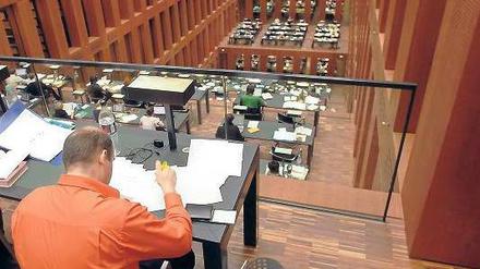 Viele Wege zur Uni. Wer bestimmte berufliche Qualifikationen hat, darf auch ohne Abitur studieren. 