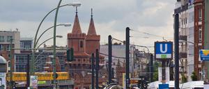 Ein Blick Richtung Kreuzberg am S-Bahnhof Warschauer Straße. Liebe Leserinnen, liebe Leser: Senden Sie Ihre Berlin-Fotos an leserbilder@tagesspiegel.de!