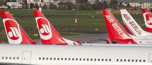 Air Berlin Maschinen. Seit zwei Jahren kooperiert die Airline eng mit der arabischen Gesellschaft Etihad.