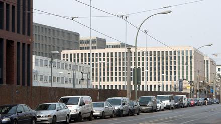 In den Gebäuden werden zunächst rund 170 Mitarbeiter einziehen.