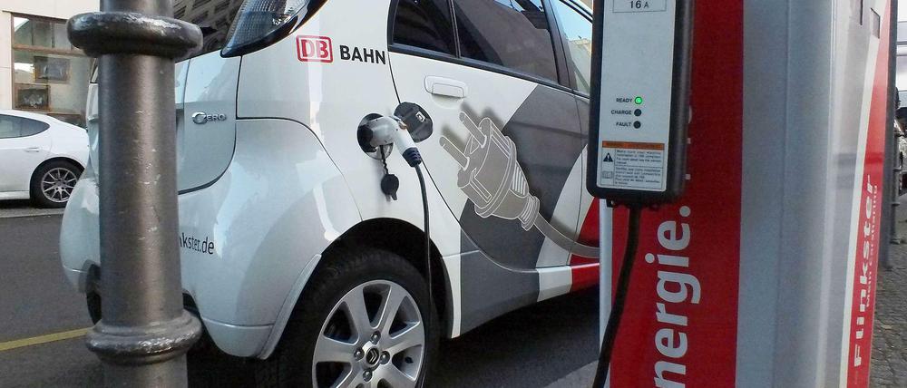 Volle Ladung. Die Bahn setzt in Berlin ebenso E-Autos im Carsharing ein wie Car-2-Go (Daimler) und Drive-Now (BMW). 