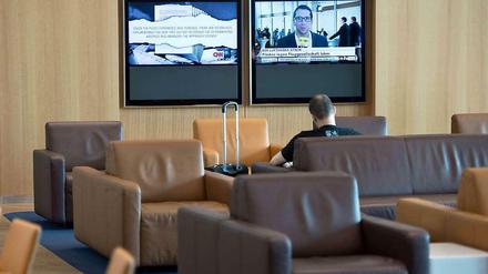 Nichts geht mehr. Nahezu menschenleer war am Donnerstag die Senator-Lounge der Lufthansa.