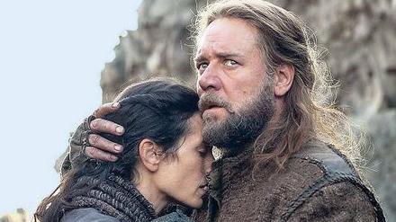 Rette sich wer kann. Der Arche-Bauer Noah (Russel Crowe) mit seiner Frau (Jennifer Connelly). 