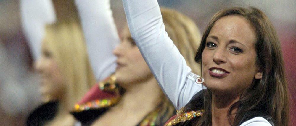 Motivation ist alles. Im Sport sind Cheerleader, die für gute Stimmung und vollen Einsatz sorgen, selbstverständlich. In Unternehmen müssen viele Vorgesetzte dagegen erst noch lernen, wie man Mitarbeiter zu Höchstleistungen anspornt.