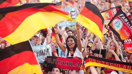 Auch zur diesjährigen WM in Brasilien darf wieder lautstark mitgefeiert werden. 
