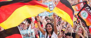 Auch zur diesjährigen WM in Brasilien darf wieder lautstark mitgefeiert werden. 