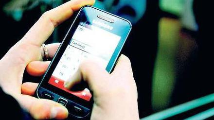 Mit dem Handy kann der Text ruhig mal kürzer ausfallen. Die SMS ist ja kein Brief. 