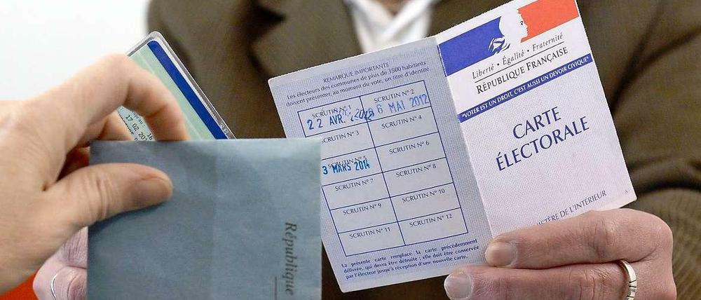 Erste Wahlergebnisse bestätigen am Sonntagabend die Wahlschlappe der Sozialistischen Partei.