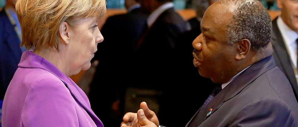 Bundeskanzlerin Angela Merkel und Gabuns Präsident Ali Bongo Ondimba beim EU-Afrika-Gipfel in Brüssel.