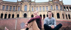 Zwei vom selben Stern. Philipp Reiser (links) und Valentin Hofmann leben in dem Gebäude der Maximilian-Stiftung.